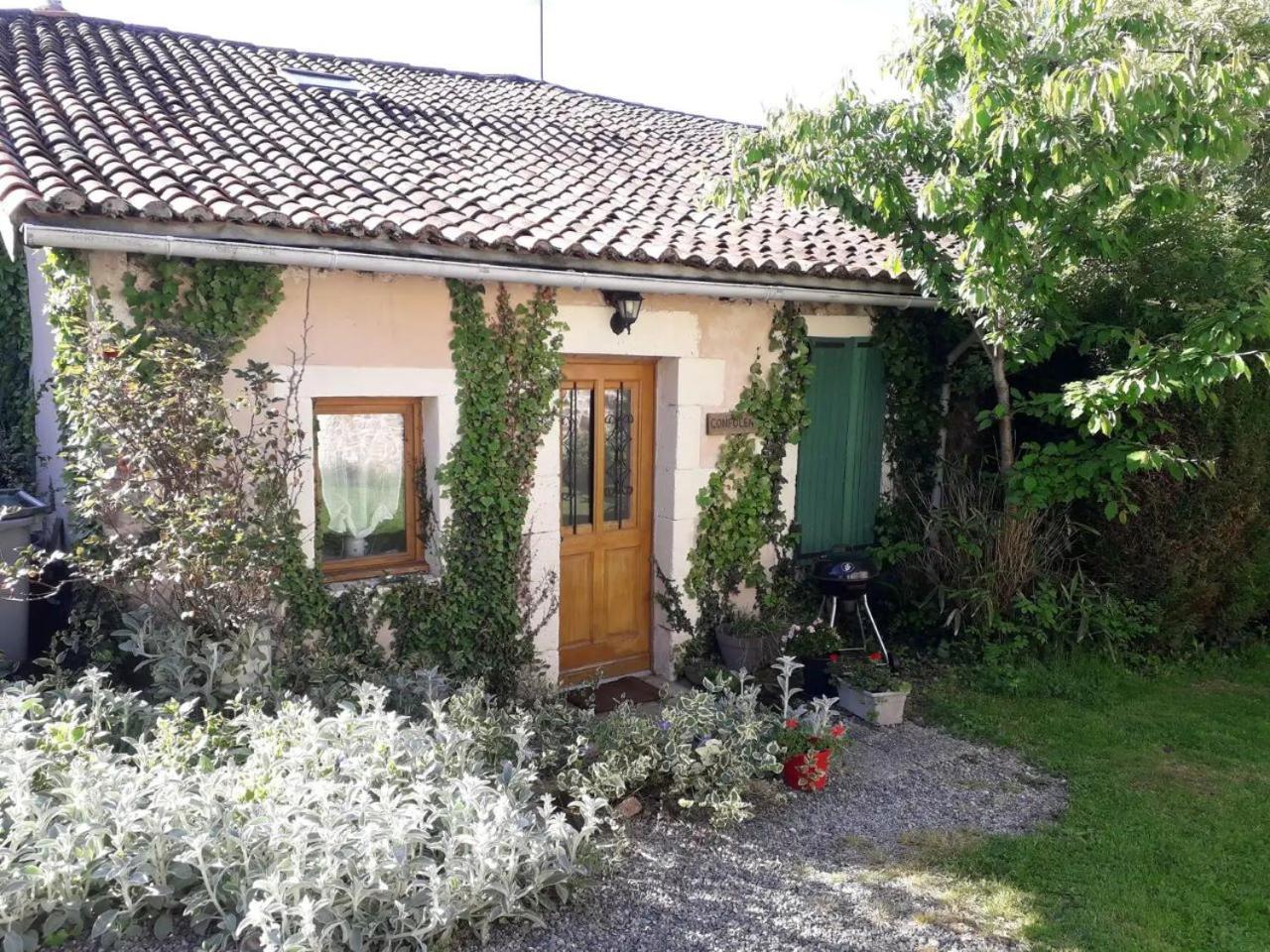 Tranquille Vienne Gites A Chirac Dept Charente ภายนอก รูปภาพ