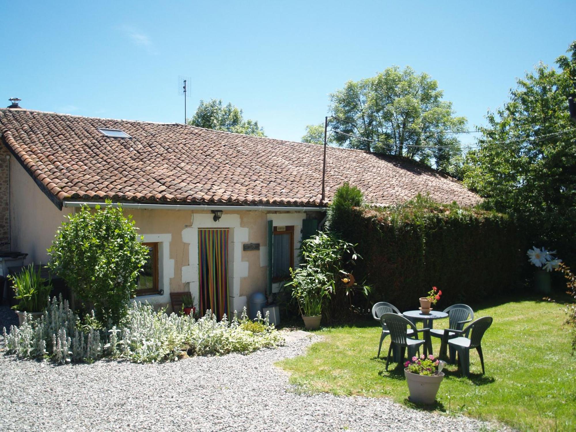 Tranquille Vienne Gites A Chirac Dept Charente ภายนอก รูปภาพ