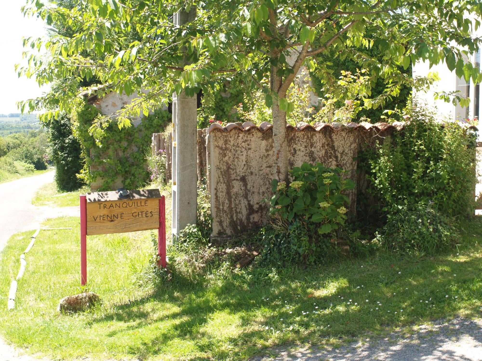 Tranquille Vienne Gites A Chirac Dept Charente ภายนอก รูปภาพ