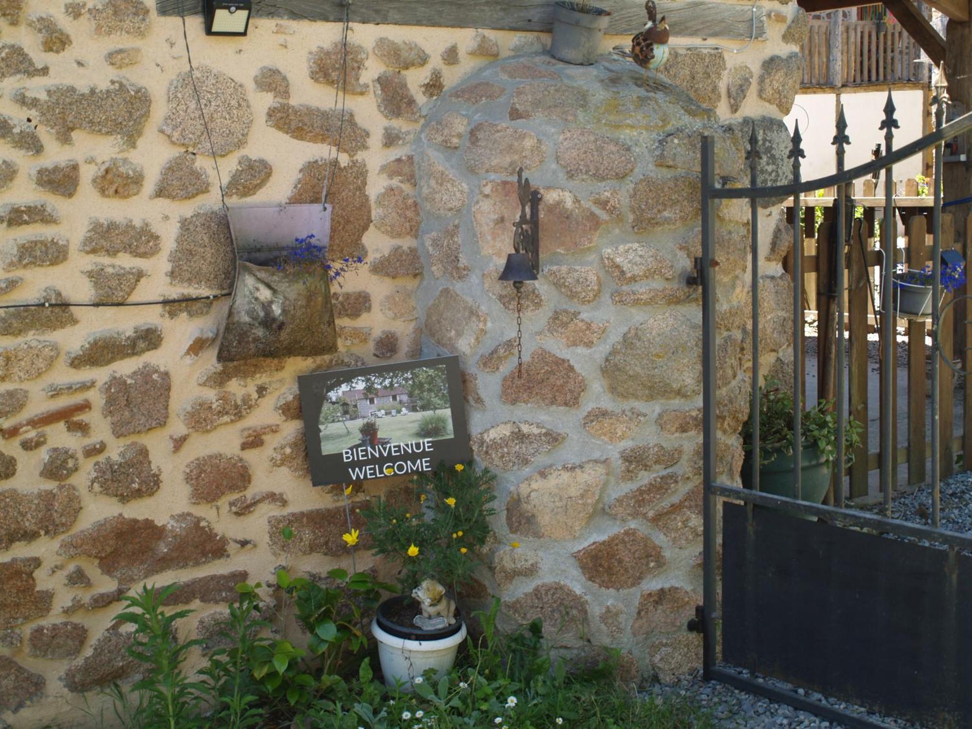 Tranquille Vienne Gites A Chirac Dept Charente ภายนอก รูปภาพ